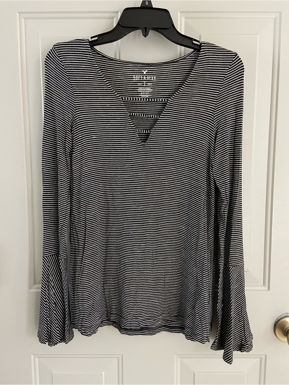 American Eagle Black & White Striped V-Neck Long Sleeve Top